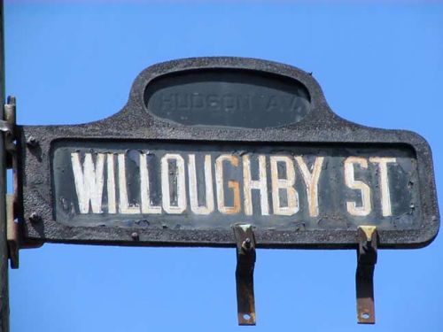 willoughby-street-humpback-sign-brooklyn-021012