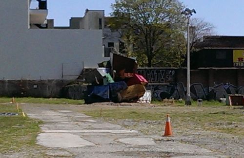dumpster-sculpture-kent-avenue-043013