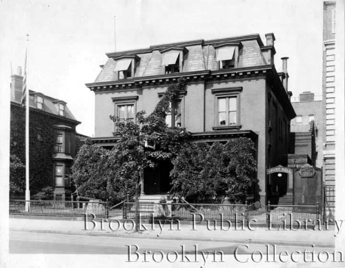 Photo: Brooklyn Public Library, early 20th c, while Grant Hall, note front cannons.