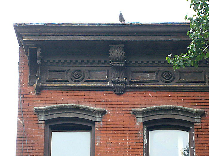 23_cornice_and_facade_before_restoration_Carved_Duplex_SPACECUTTER