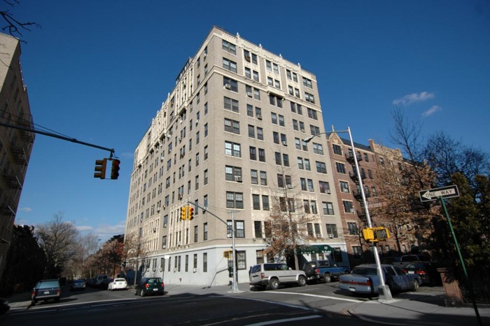 90-8th-avenue-090313