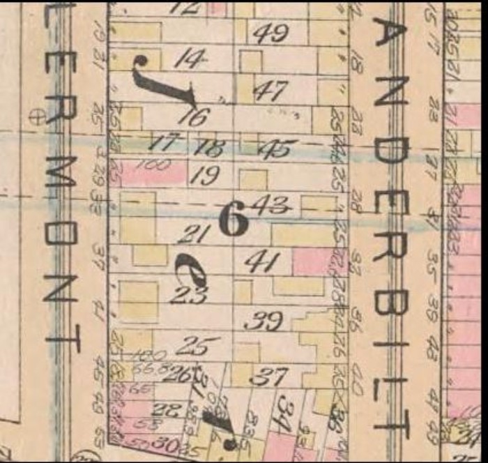 1886 map, showing house in the center in pink (masonry). New York Public Library