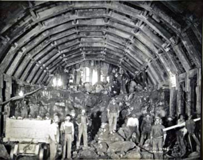 Building the subway tunnels. Photo: New York Transit Museum
