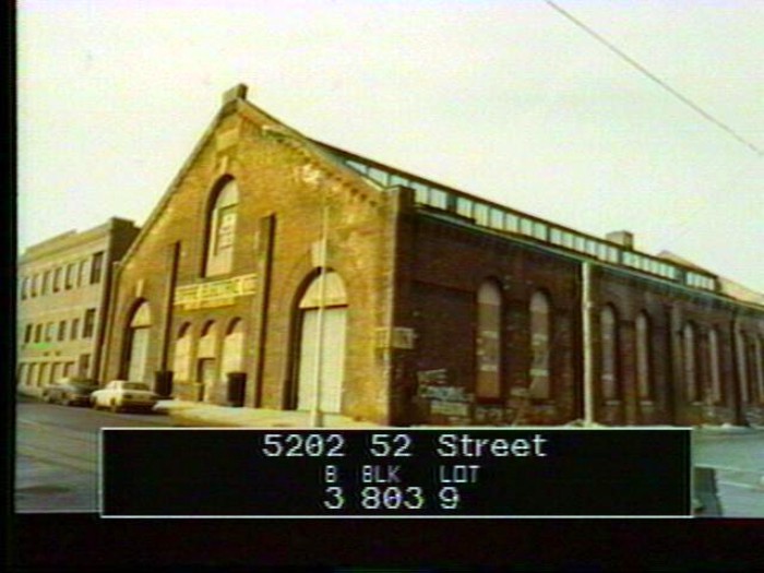 1980s tax photo, showing intact roof and clerestory windows. Municipal Archives