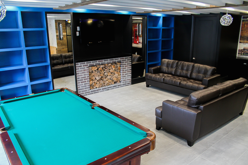 335-carroll-street-pool-table-couches-myspace-nyc