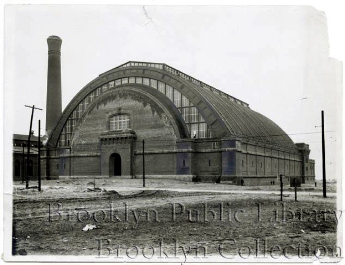 Rear of the armory, which faced the water. 1907 photo. Brooklyn Public Library