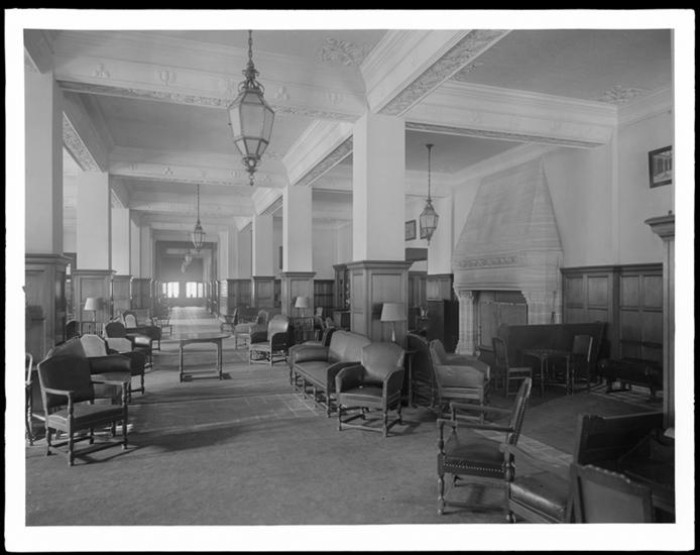 Lobby. 1915 Photograph: Museum of the City of New York