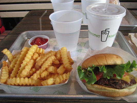 shake-shack-burgers-fries-shake-downtown-brooklyn