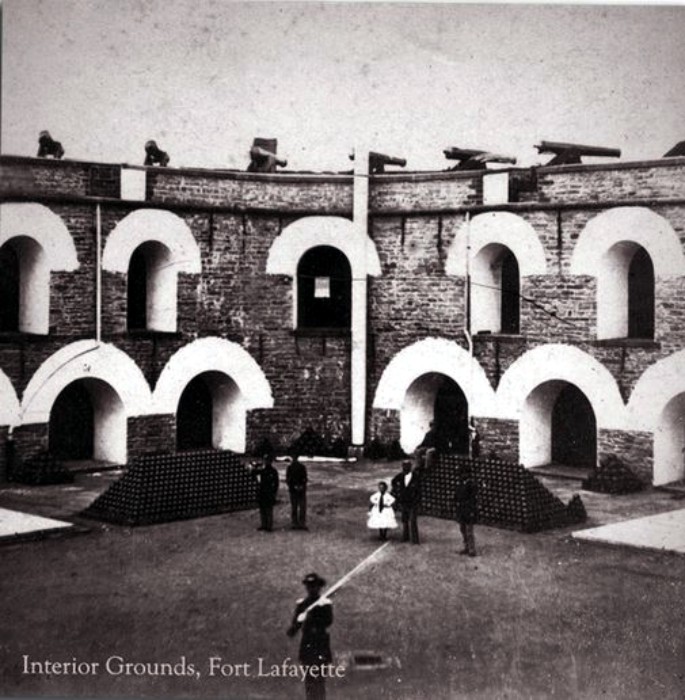Late 19th C. photo: secretsi.com