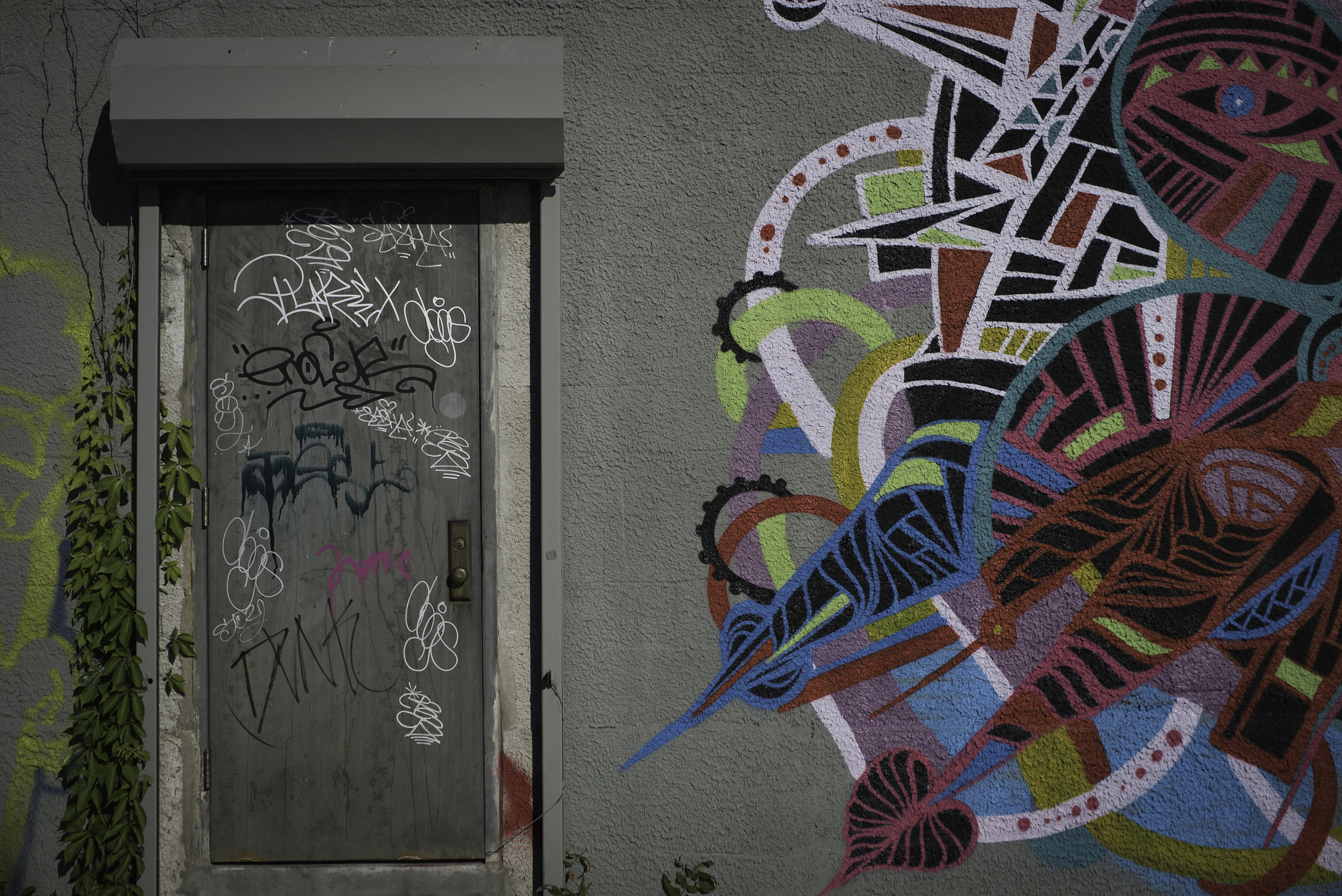 michael tapp graffiti mural