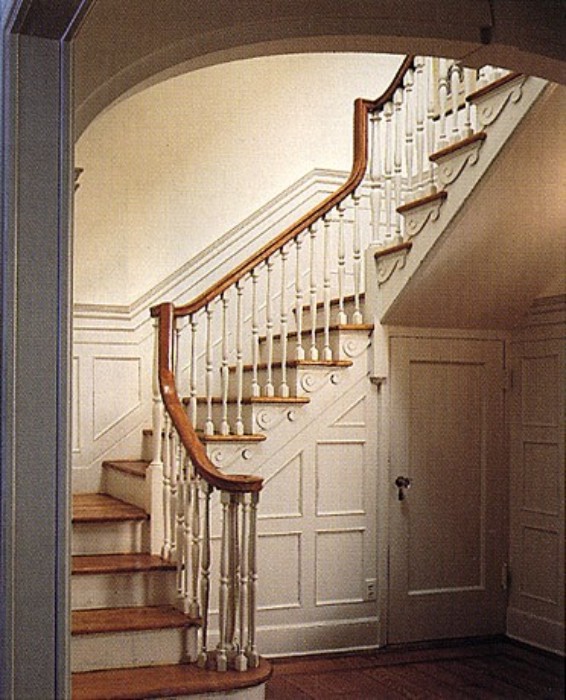 Interior stairway. Photo: Mottschmidt.com