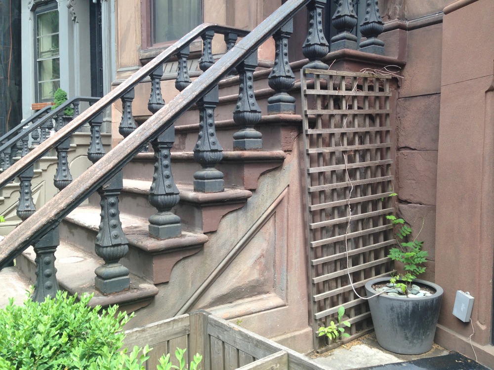 stoop-lincoln-place-park-slope-051815
