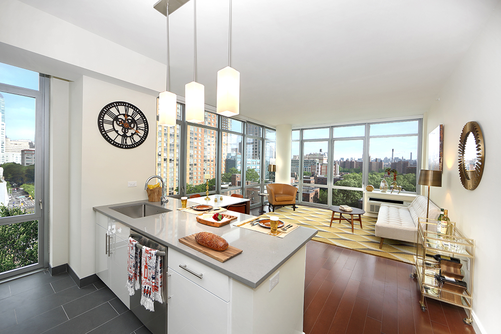 the-giovanni-brooklyn-1-br-living-room