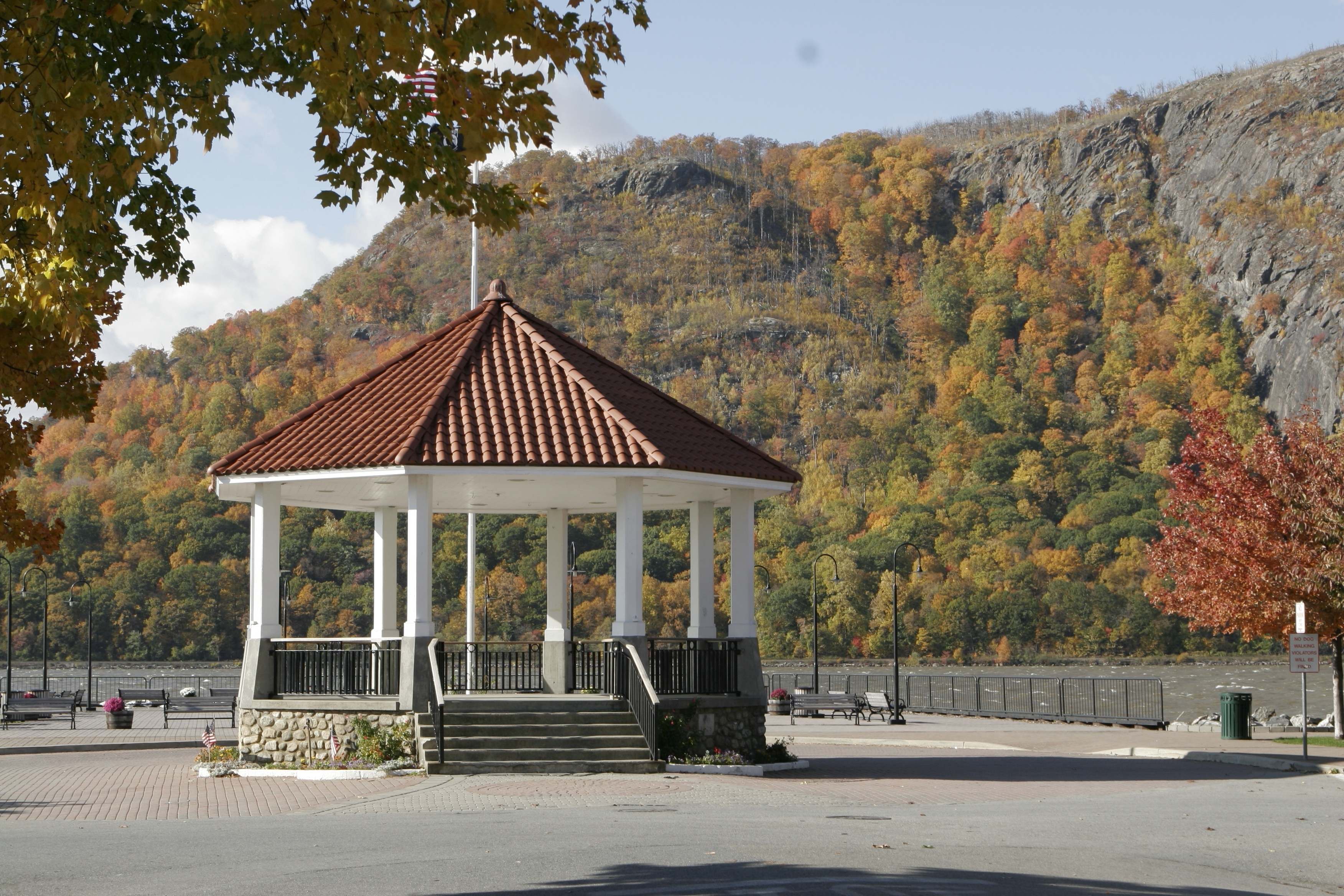 Hudson Valley Leaf Peeping -- Catskills & Upstate New York
