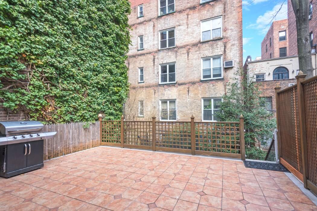 Brooklyn Heights House for Sale -- 65 Pineapple Street