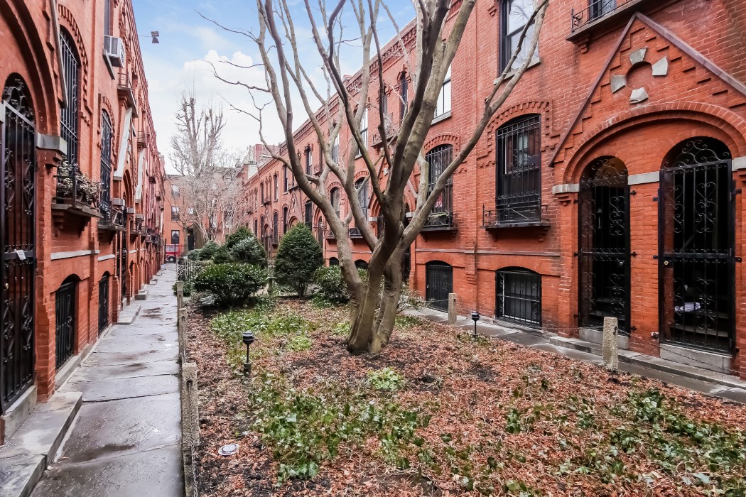 Cobble Hill Brooklyn House for Sale -- 8 Warren Place