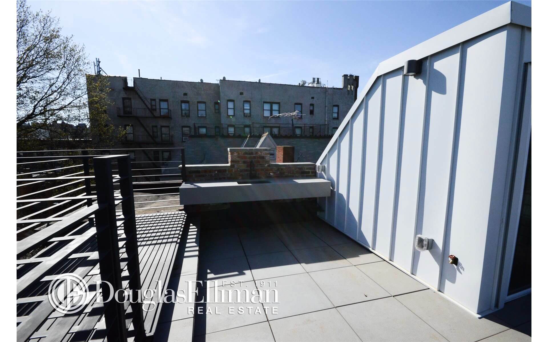 Brooklyn Apartments for Rent in Crown Heights at 1372 Dean Street