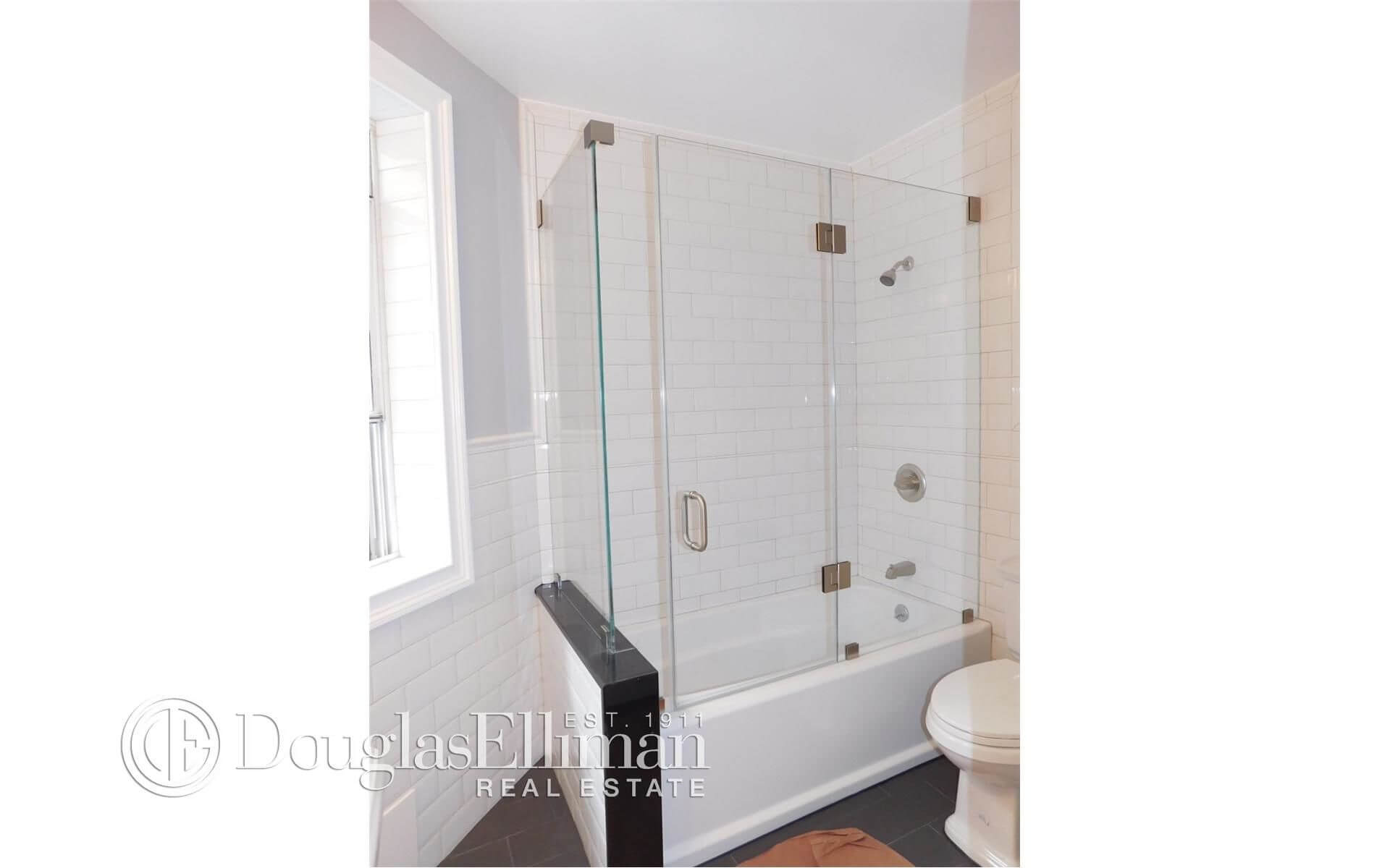 Brooklyn Apartments for Rent in Park Slope at 220 5th Avenue