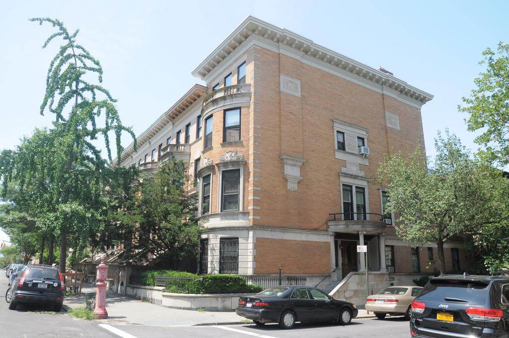 Brooklyn Apartments for Sale in Park Slope at 108 Prospect Park West 