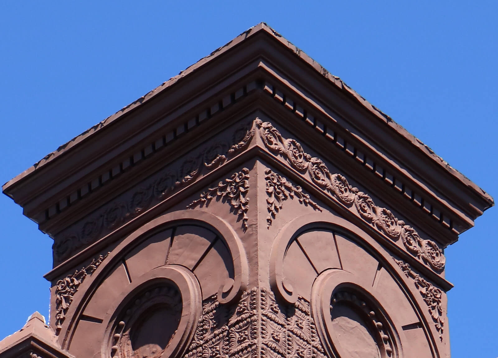 carroll-gardens-queen-anne-romanesque-revival-534-henry-street