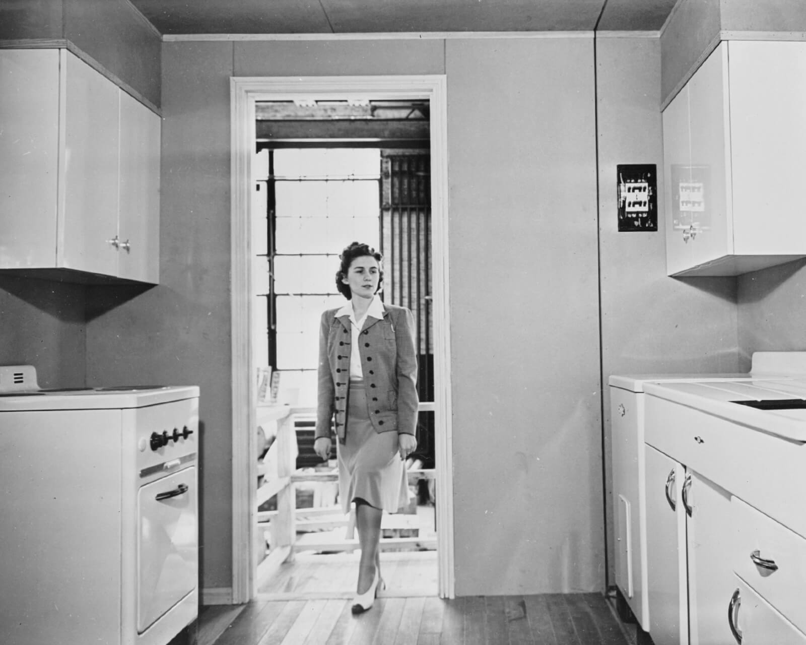 Kitchen in defense workers housing, 1941. Photo via Library of Congress