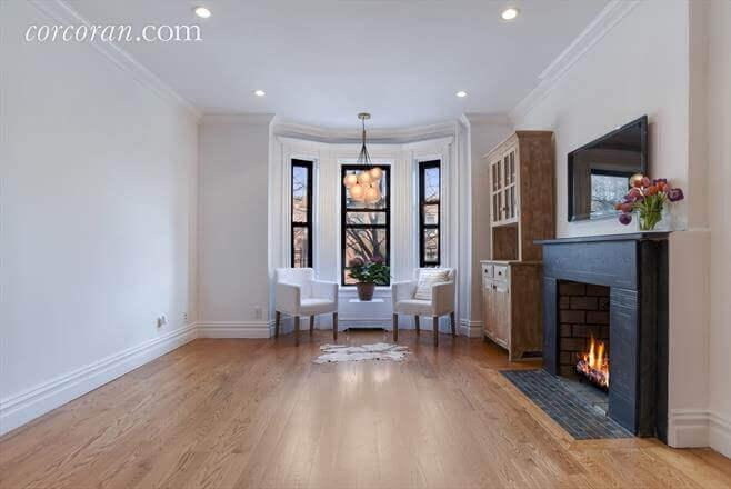 brookly-homes-for-sale-carroll-gardens-24-3rd-street-parlor