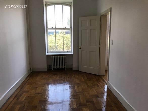 Brooklyn Apartments for Rent in Brooklyn Heights at 274 Henry Street