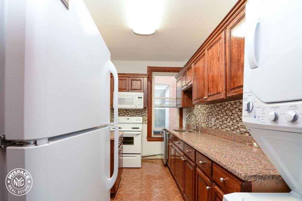 Brooklyn Apartments for Rent in Crown Heights at 1070 Carroll Street