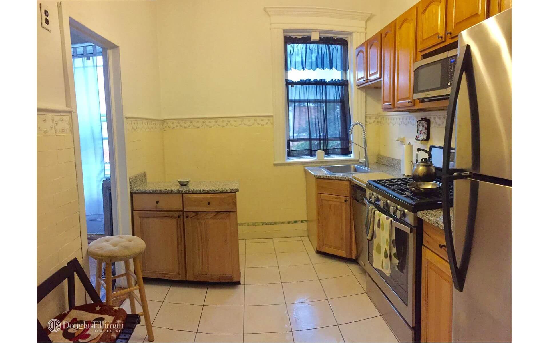 Brooklyn Apartments for Rent in Crown Heights at 1265 Eastern Parkway