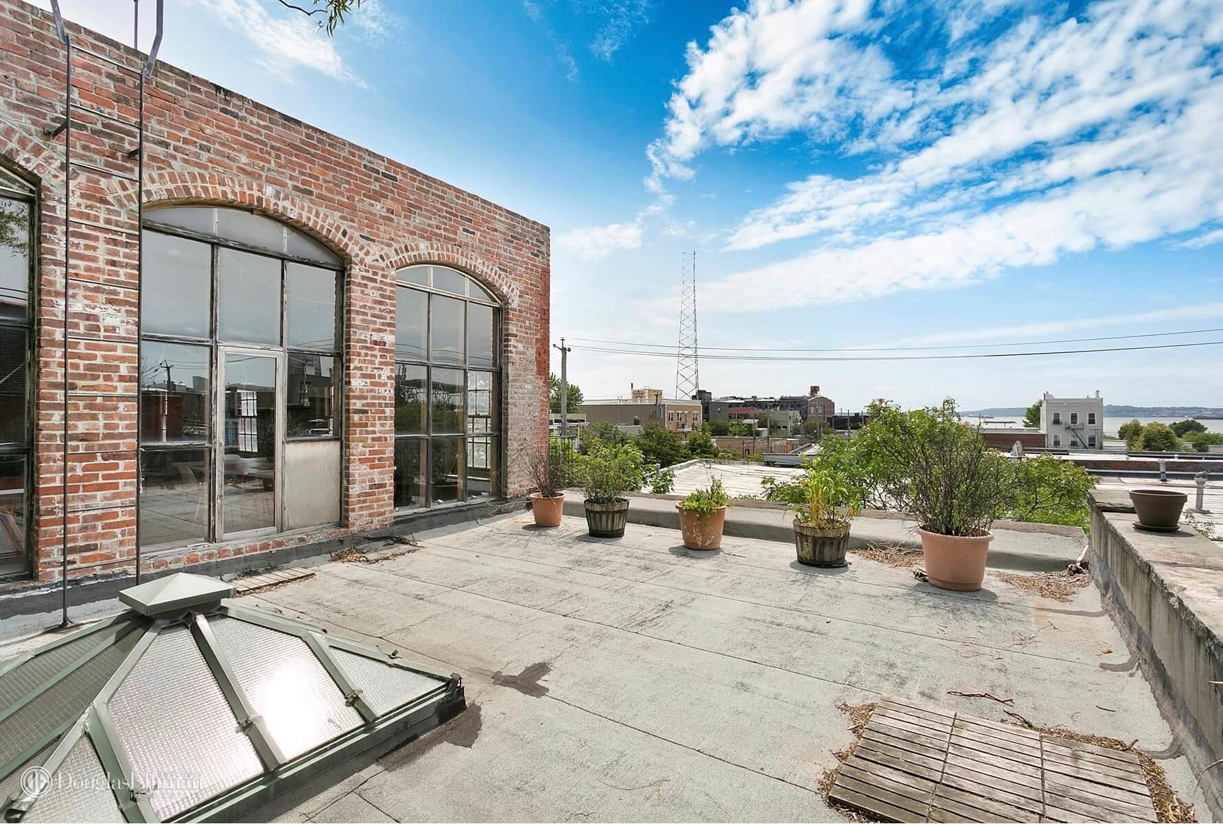 building-for-sale-Brooklyn-Red-Hook-220-Conover-07