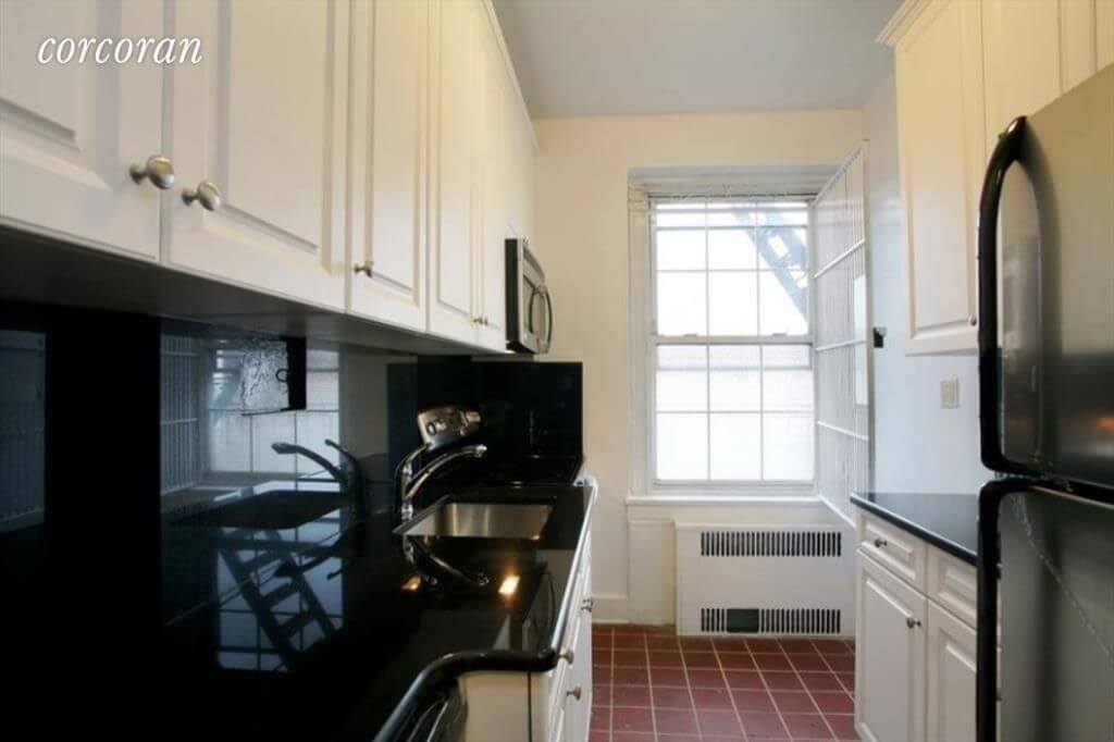Brooklyn Apartments for Rent in Prospect Heights at 225 Sterling Place