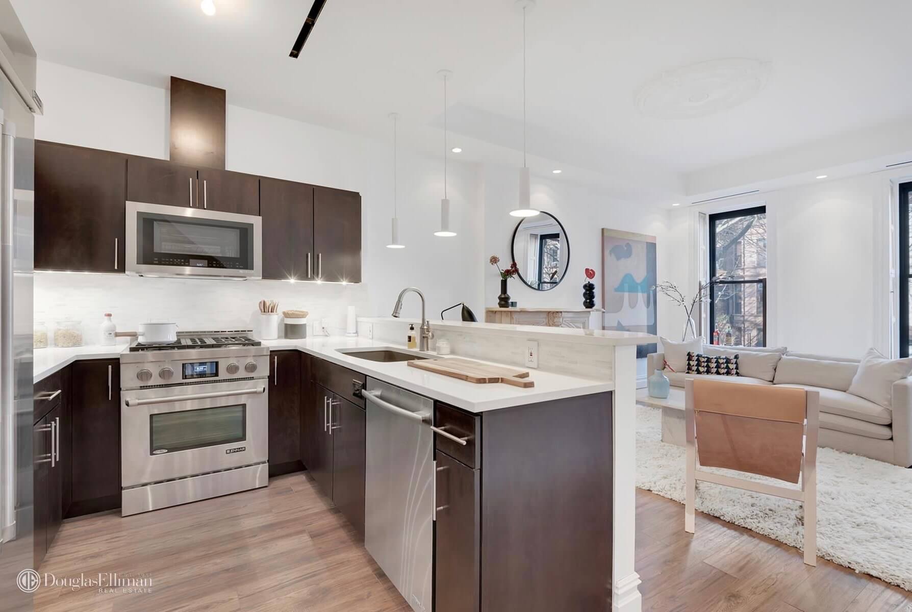 Renovated-brownstone-for-sale-in-Brooklyn-Bed-Stuy-378-Halsey-03
