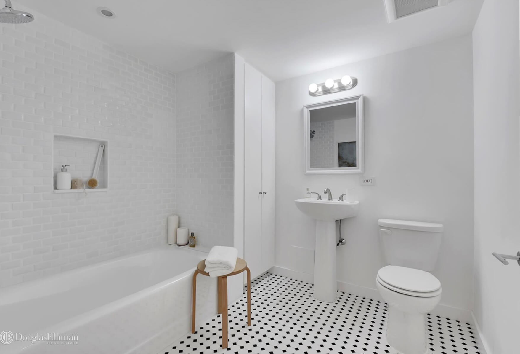 Renovated-brownstone-for-sale-in-Brooklyn-Bed-Stuy-378-Halsey-09