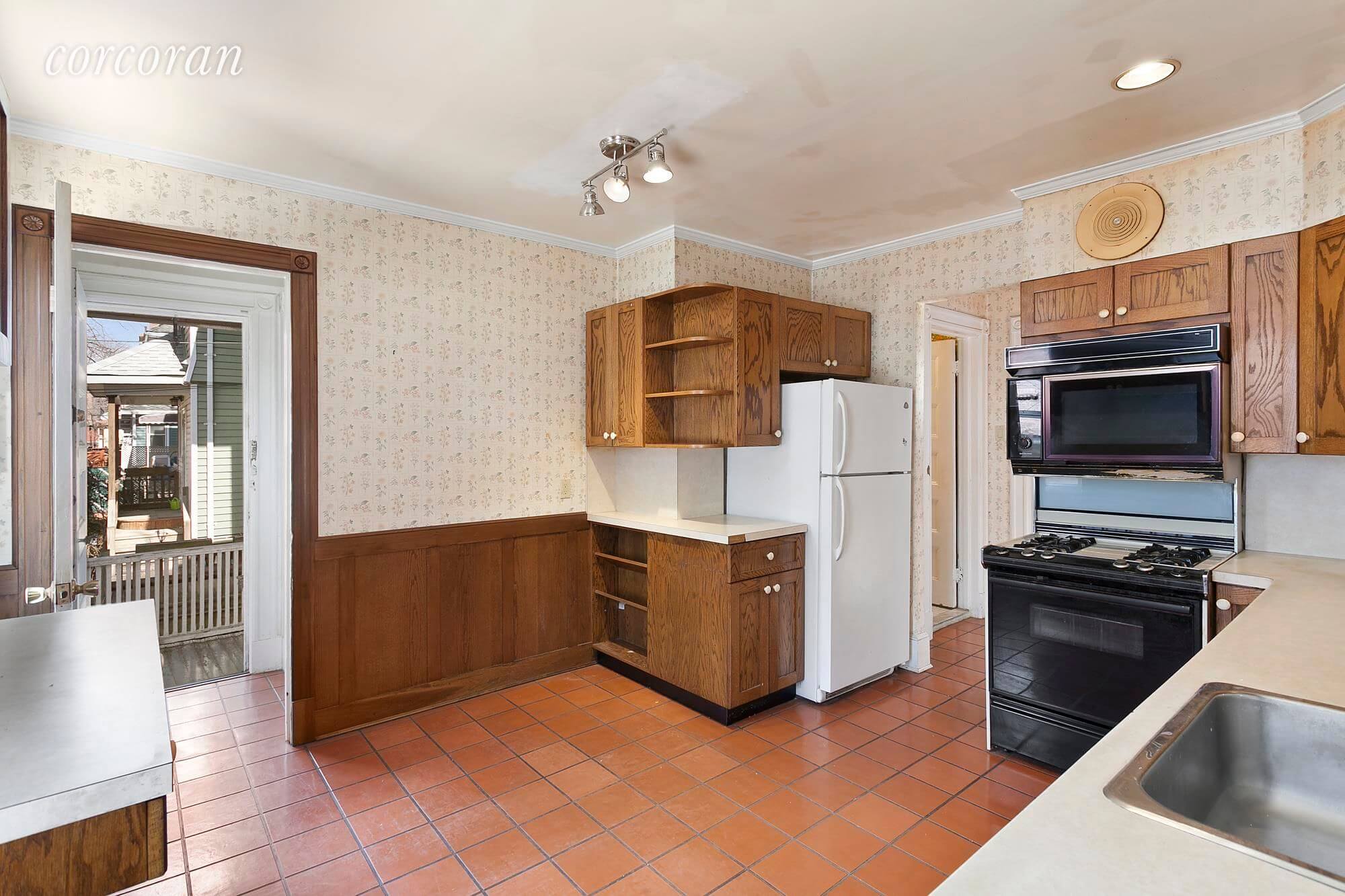 brooklyn-homes-for-sale-516-rugby-road-ditmas-futurama-kitchen