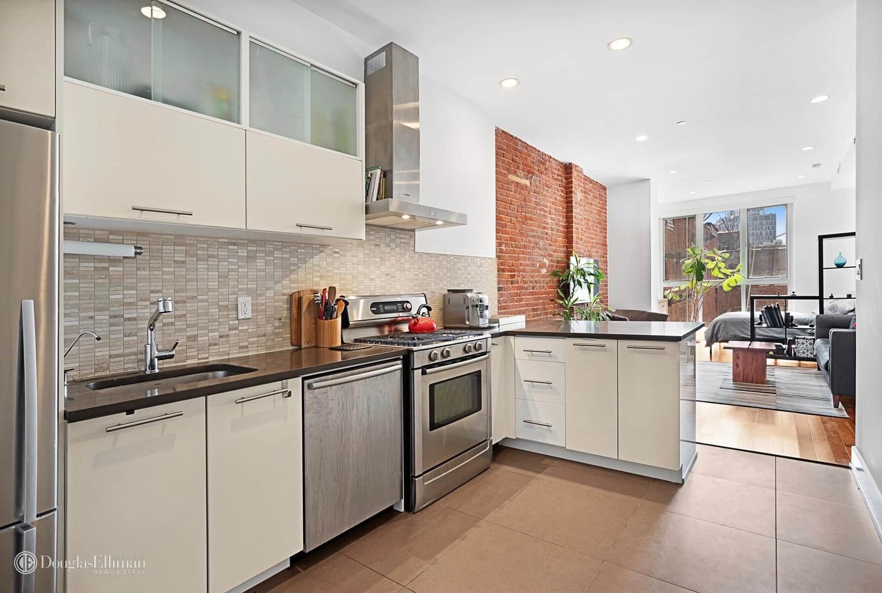 Brooklyn-Apartment-for-sale-in-North-Williamsburg-66-N-1st-St-2D-02