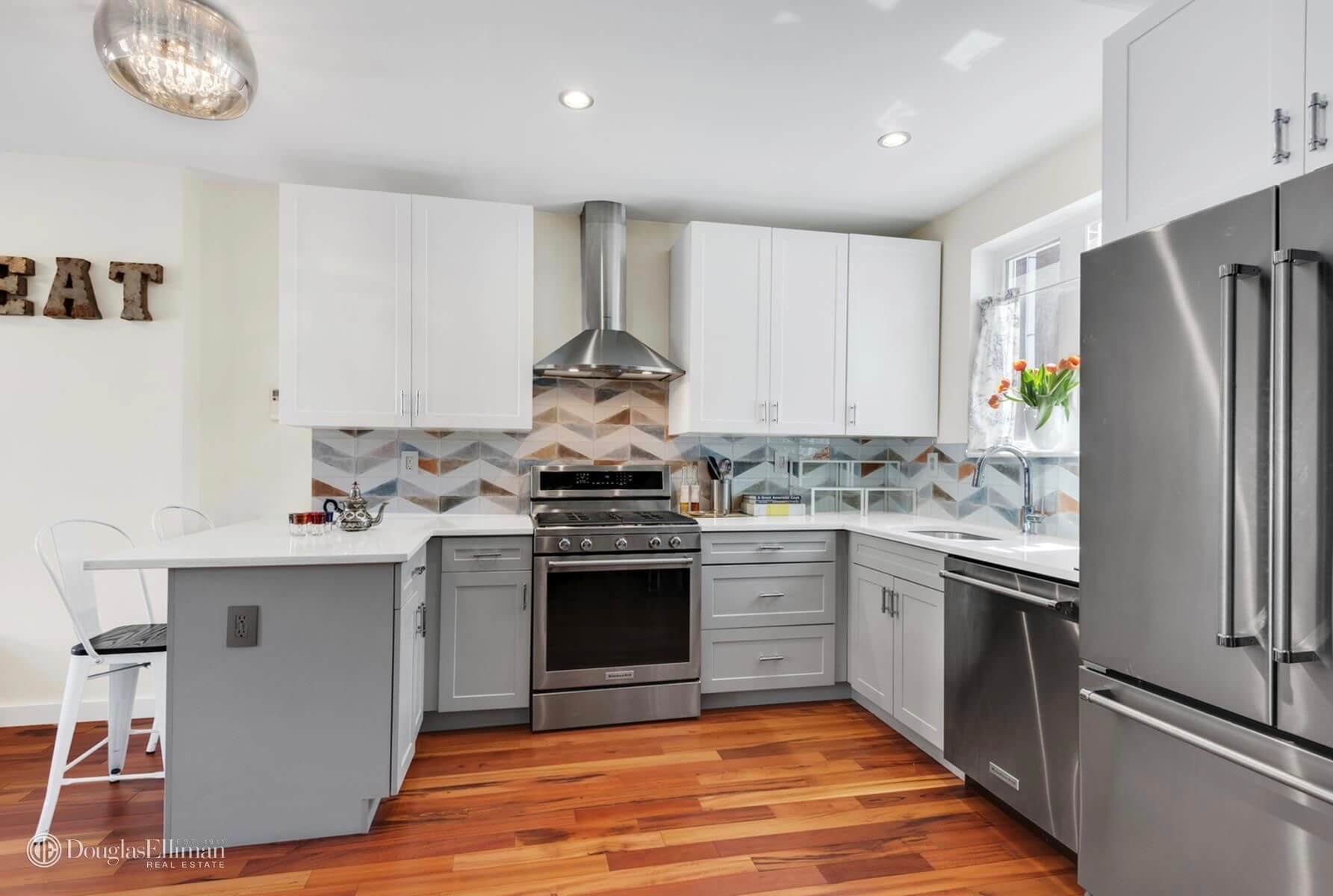 Brooklyn-home-for-sale-in-Windsor-Terrace-595a-18th-St-02