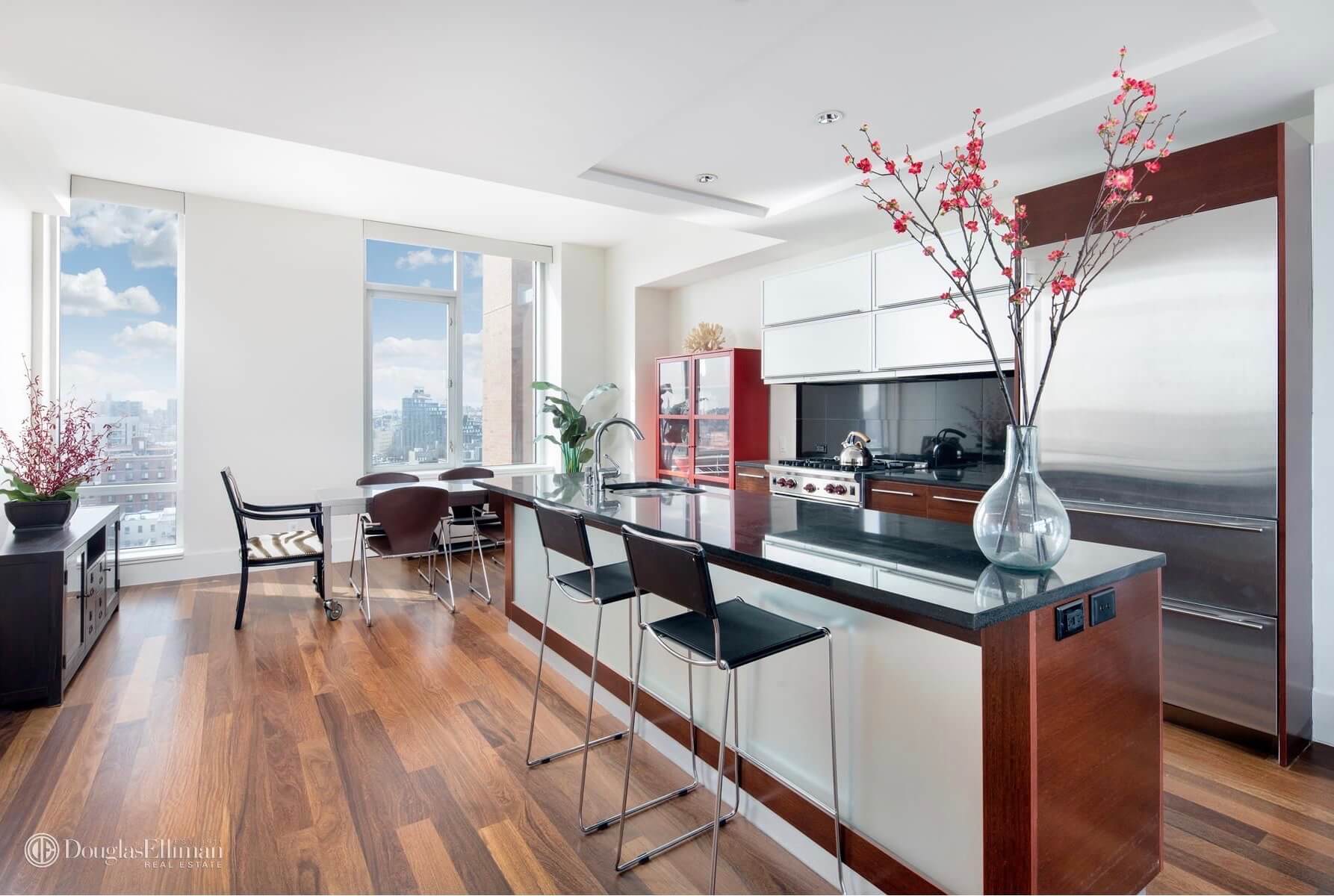 Brooklyn-penthouse-for-sale-in-Williamsburg-30-Bayard-St-PHA-02