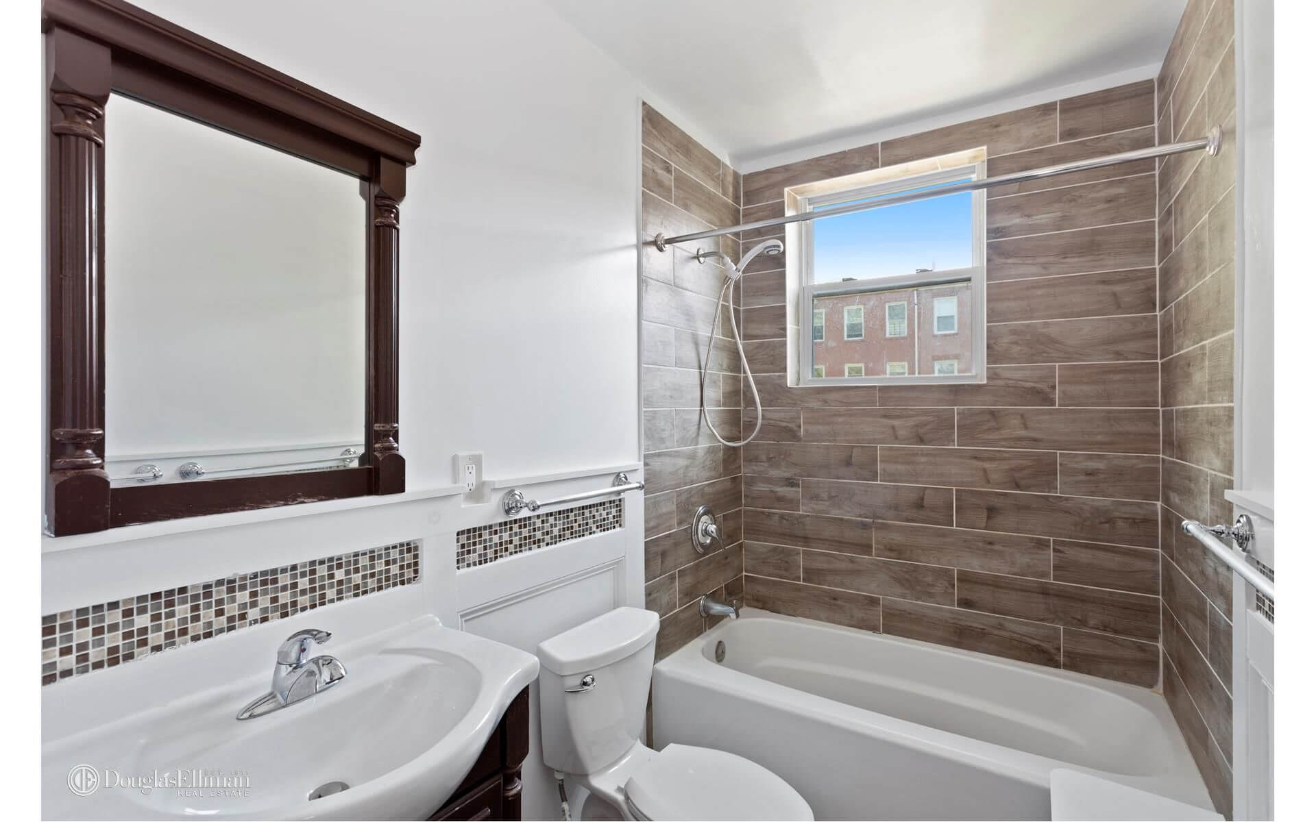 brooklyn-homes-for-sale-bedford-stuyvesant-160-madconough-street-bath-2