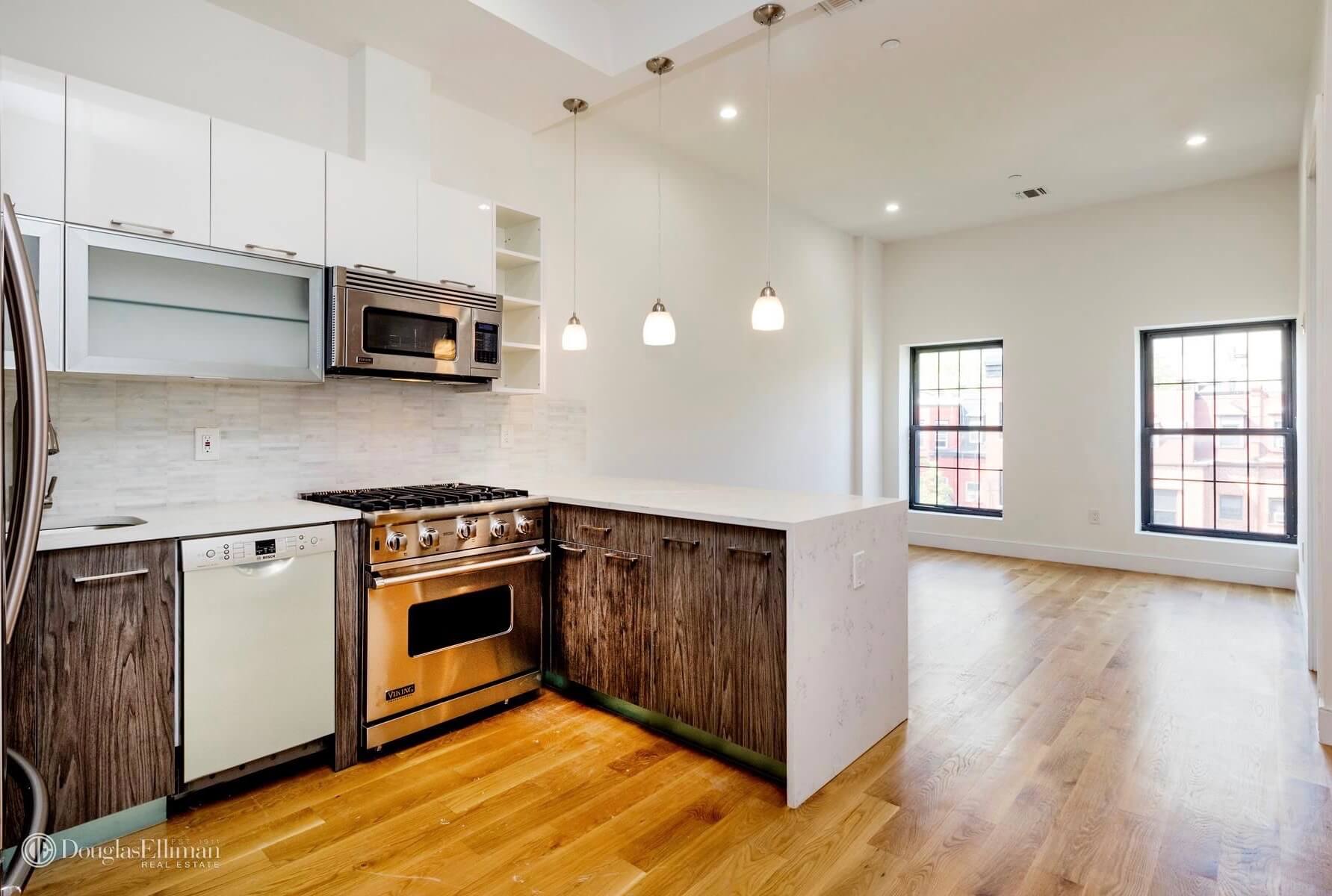 Brooklyn-penthouse-duplex-for-sale-in-Crown-Heights-1084-Dean-St-02