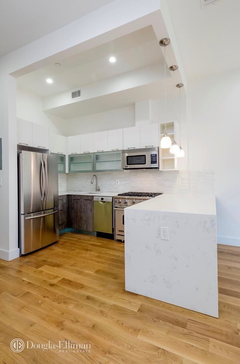 Brooklyn-penthouse-duplex-for-sale-in-Crown-Heights-1084-Dean-St-03