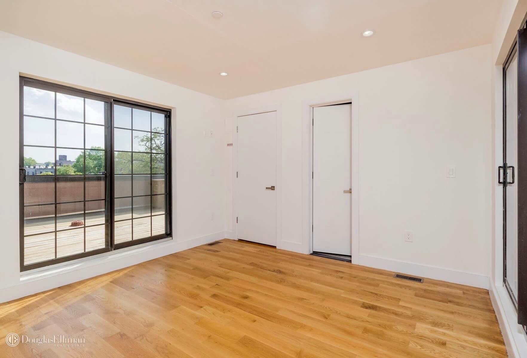 Brooklyn-penthouse-duplex-for-sale-in-Crown-Heights-1084-Dean-St-07