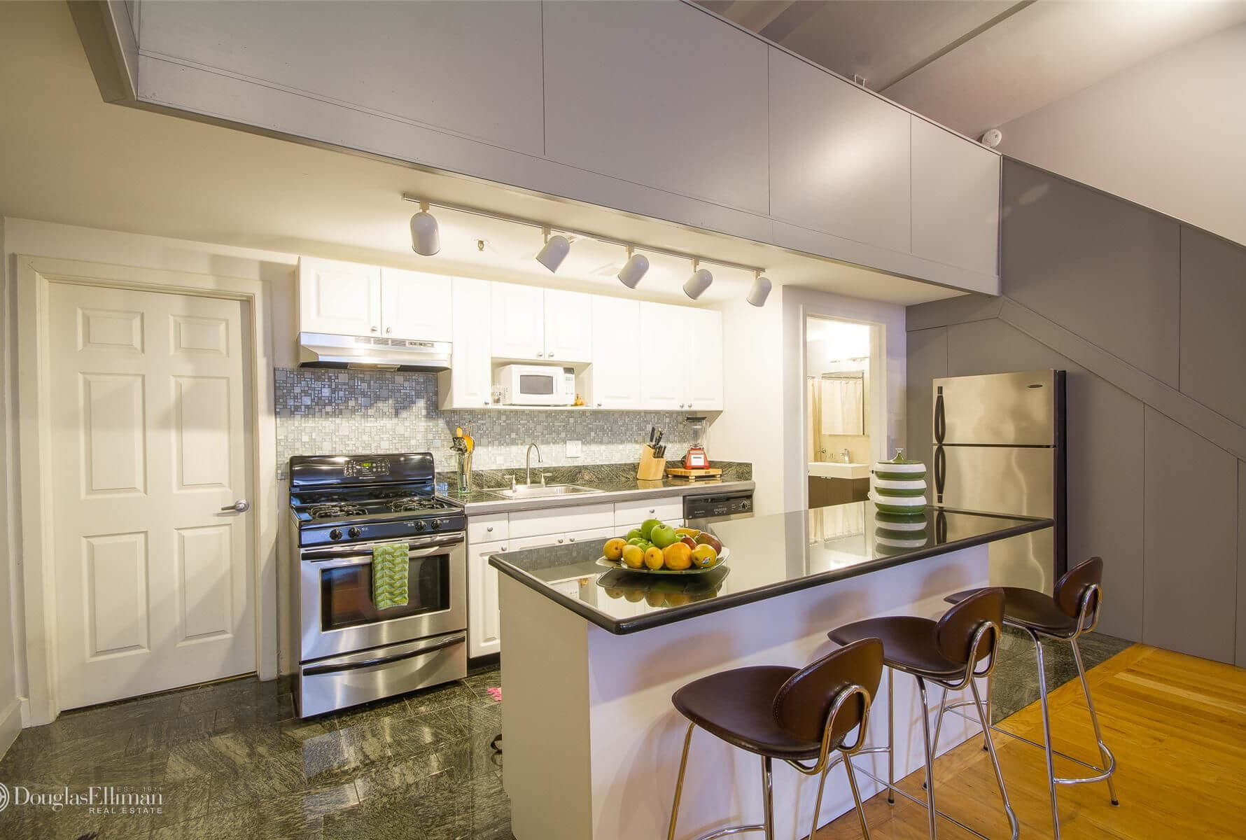brooklyn-apartments-for-sale-vinegar-hill-50-bridge-street-kitchen