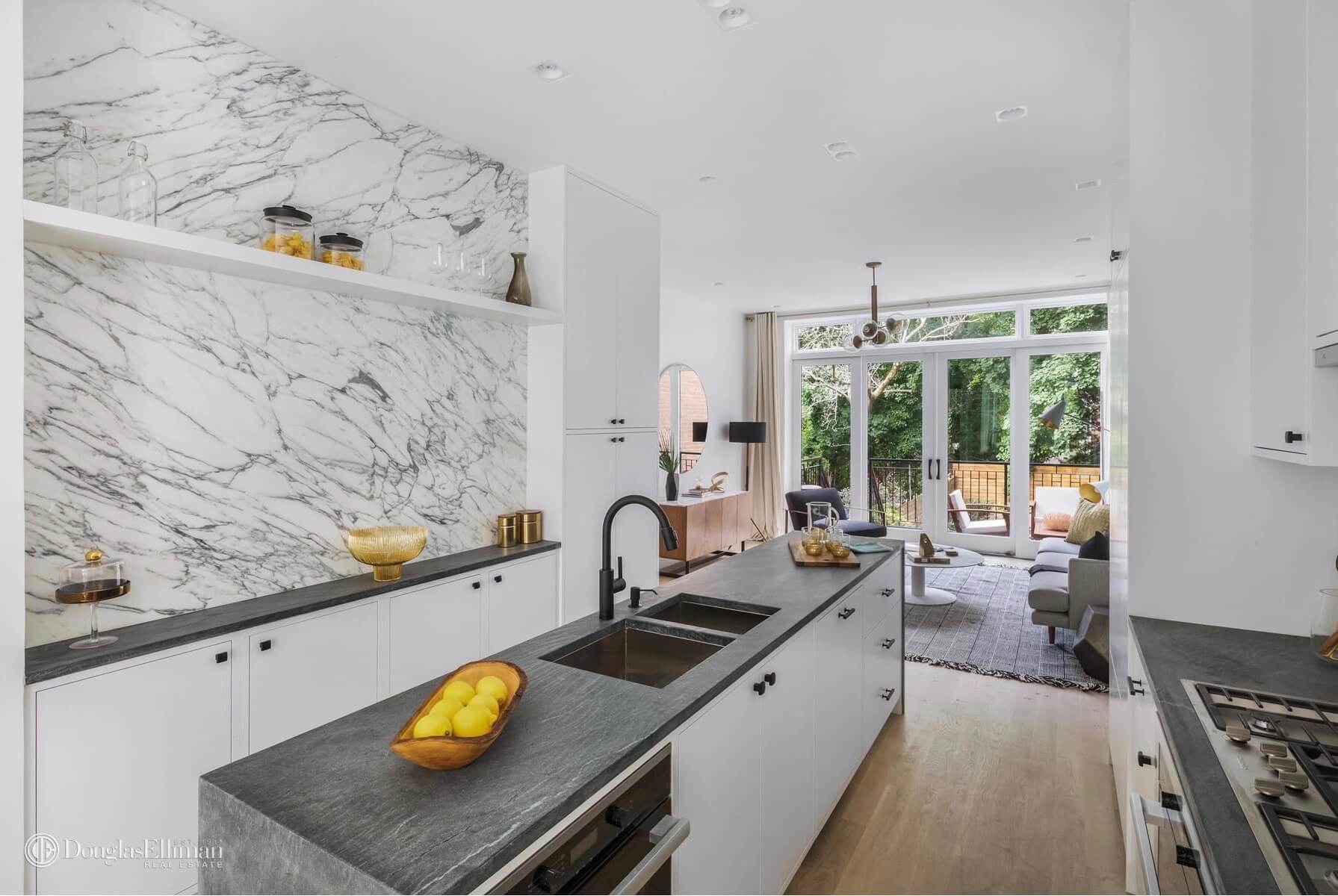 Brownstone-for-sale-in-Brooklyn-Park-Slope-59-Lincoln-Pl-04