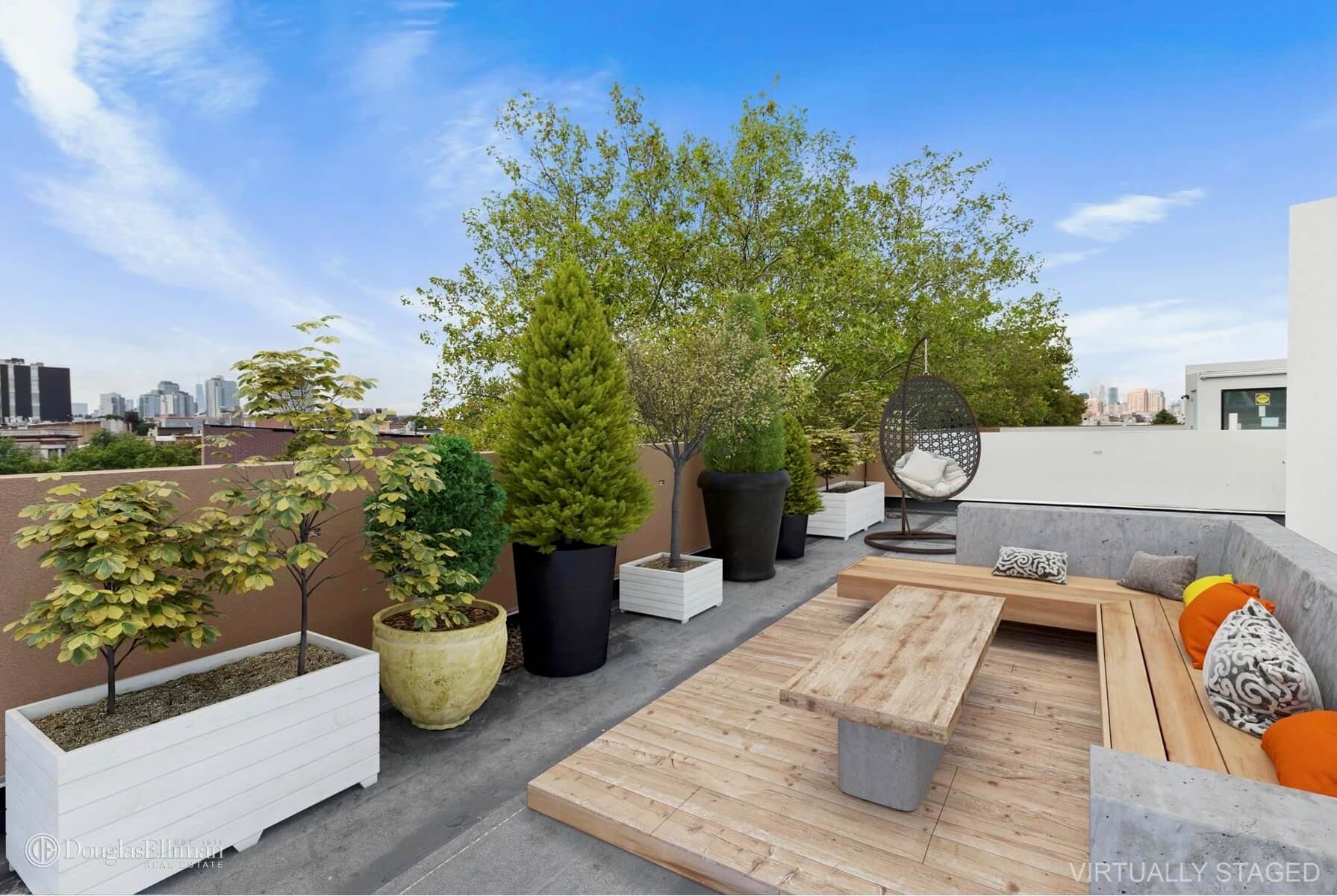 Townhouse-for-sale-in-Brooklyn-2-McGuinness-Blvd-07