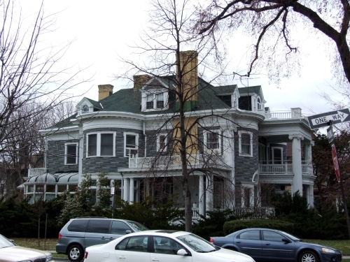 corner facade