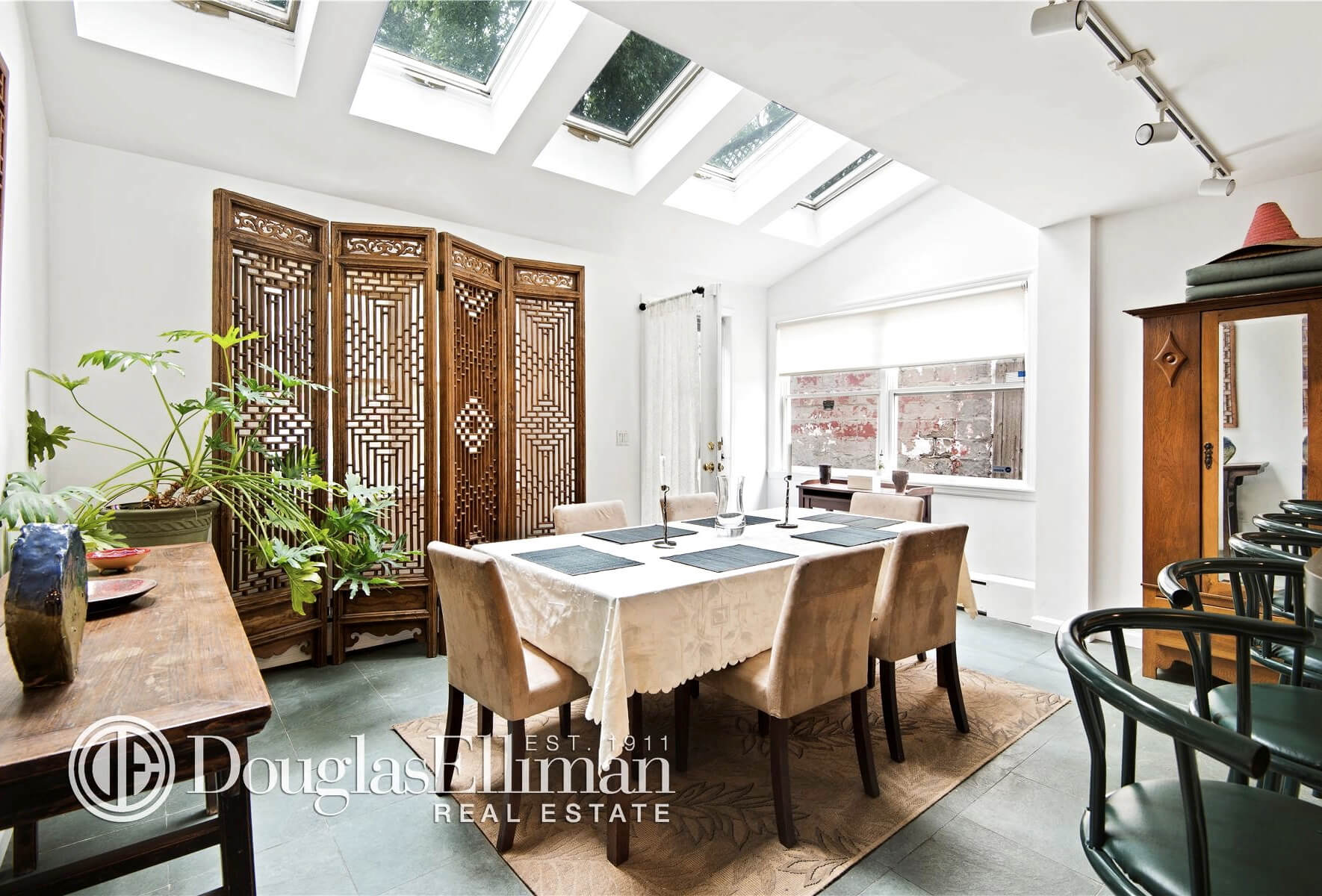 brooklyn homes for sale at 454 Prospect Avenue dining room 2