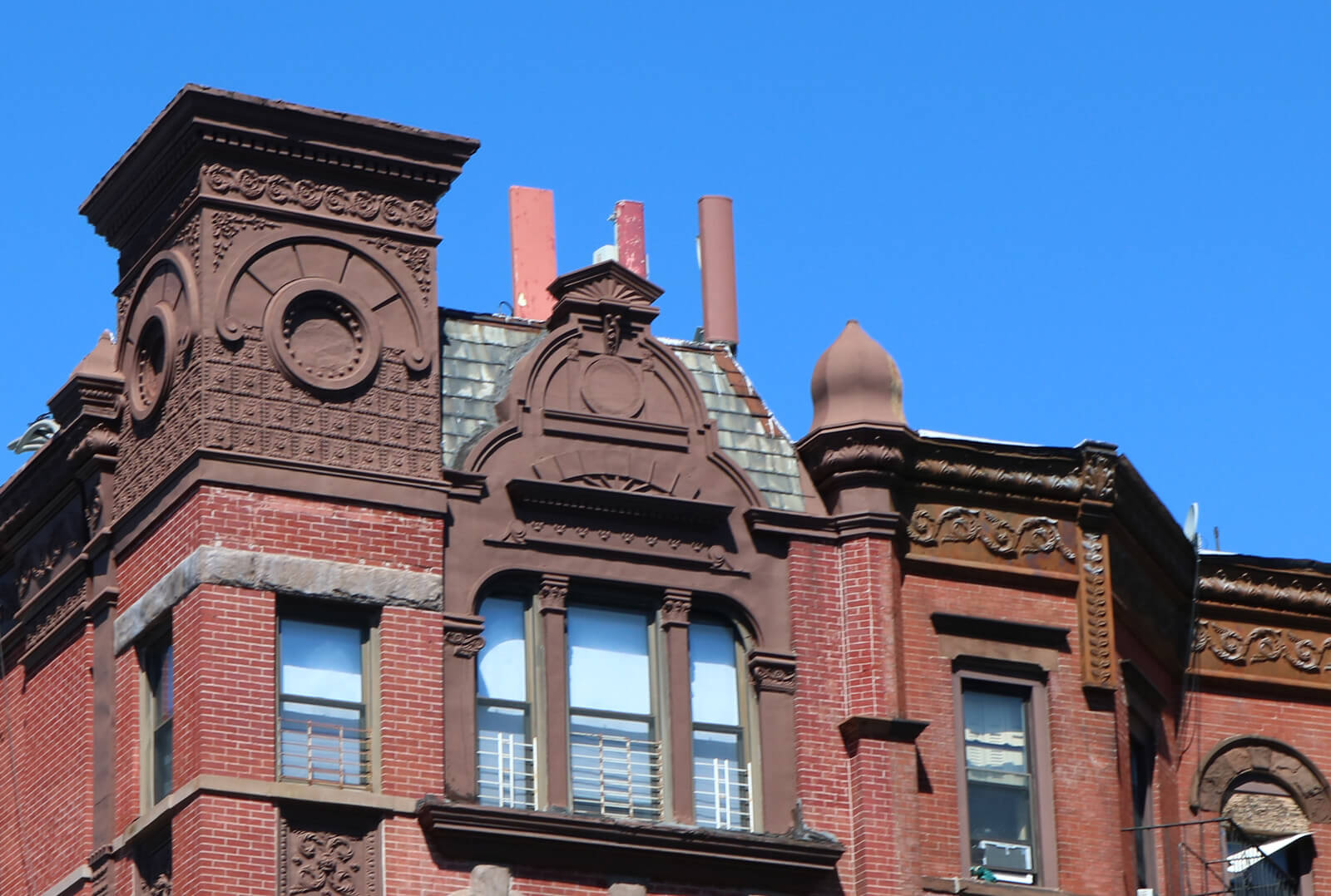 carroll-gardens-queen-anne-romanesque-revival-534-henry-street