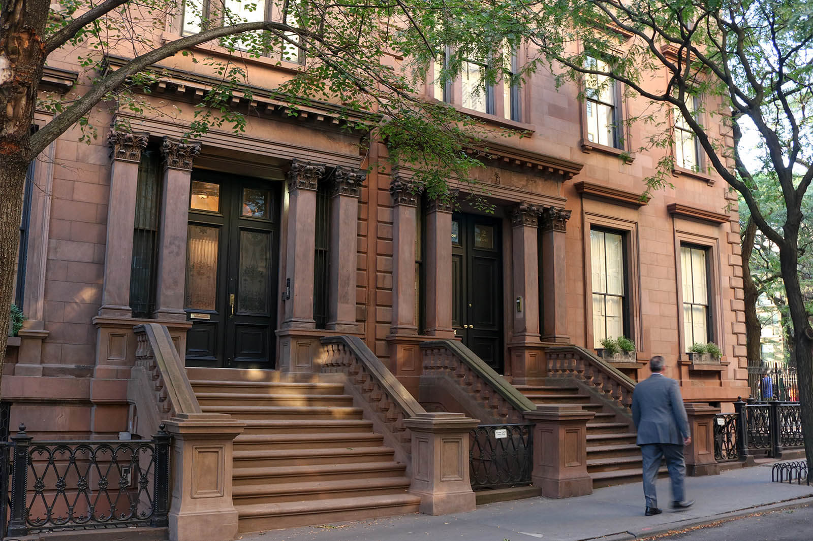 Despite Chaos, Real Estate Data Shows New Yorkers Are Not Selling Their  Homes