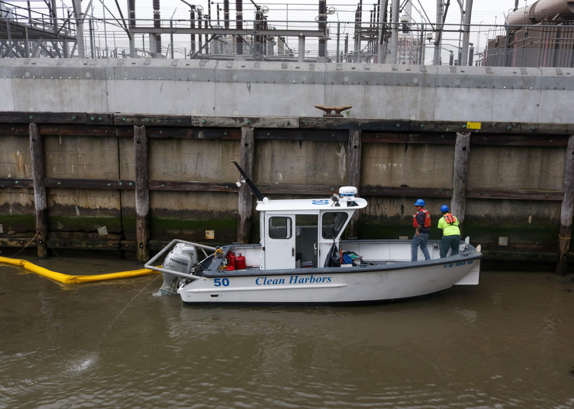 dumbo oil spill cleanup clean harbor