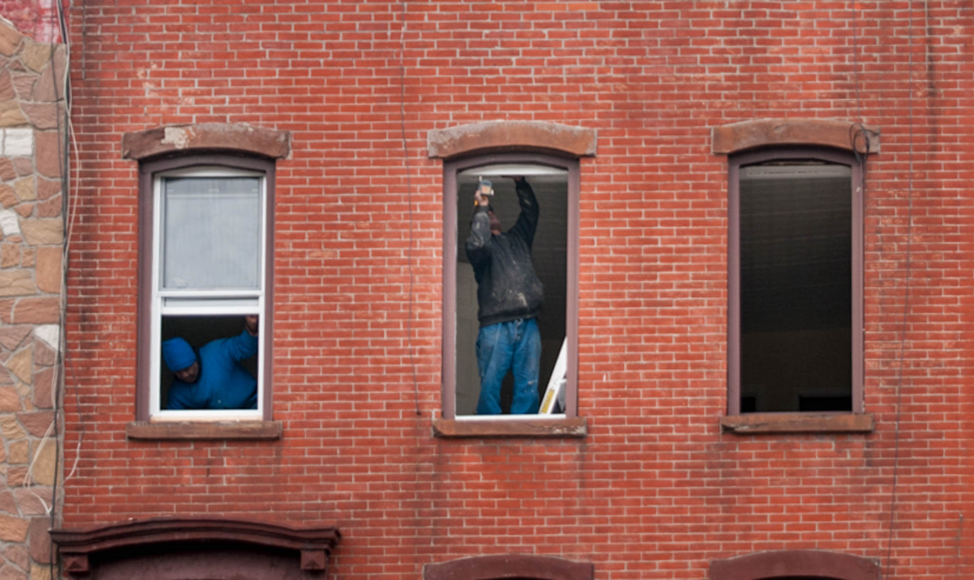 vinyl vs wood windows replacement